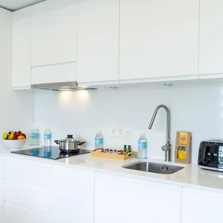 Appartement Banus - Puerto Banus, Playas Del Duque Beachside Residential, 2bd -2ba, Direct & P Banus Access, 35,000 M2 Gardens, 3 Pools