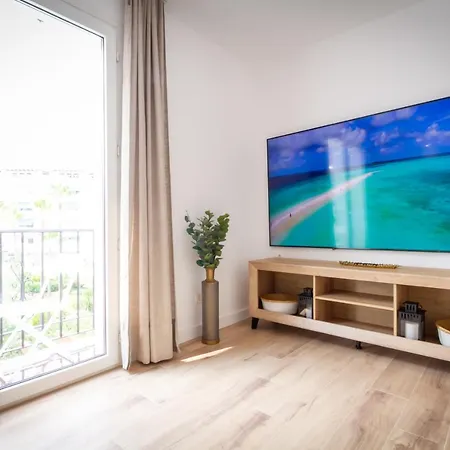 Banus - Puerto Banus, Playas Del Duque Beachside Residential, 2bd -2ba, Direct & P Banus Access, 35,000 M2 Gardens, 3 Pools Appartement *