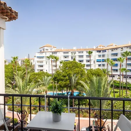 Appartement Banus - Puerto Banus, Playas Del Duque Beachside Residential, 2bd -2ba, Direct & P Banus Access, 35,000 M2 Gardens, 3 Pools