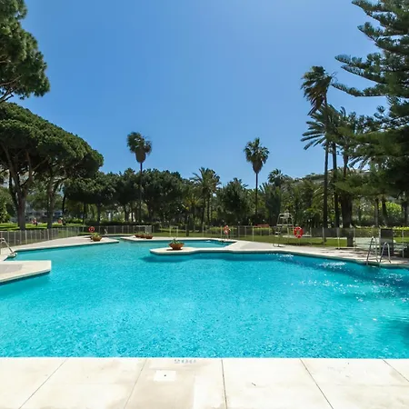 Banus - Puerto Banus, Playas Del Duque Beachside Residential, 2bd -2ba, Direct & P Banus Access, 35,000 M2 Gardens, 3 Pools Appartement