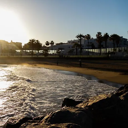 Banus - Puerto Banus, Playas Del Duque Beachside Residential, 2bd -2ba, Direct & P Banus Access, 35,000 M2 Gardens, 3 Pools *