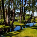 Apartament Banus - Puerto Banus, Playas Del Duque Beachside Residential, 2bd -2ba, Direct & P Banus Access, 35,000 M2 Gardens, 3 Pools *