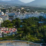Banus - Puerto Banus, Playas Del Duque Beachside Residential, 2bd -2ba, Direct & P Banus Access, 35,000 M2 Gardens, 3 Pools Апартаменты Марбелья