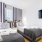 Апартаменты Banus - Puerto Banus, Playas Del Duque Beachside Residential, 2bd -2ba, Direct & P Banus Access, 35,000 M2 Gardens, 3 Pools *