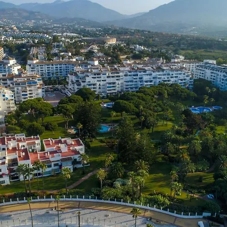 Banus - Puerto Banus, Playas Del Duque Beachside Residential, 2bd -2ba, Direct & P Banus Access, 35,000 M2 Gardens, 3 Pools 公寓 马尔韦利亚