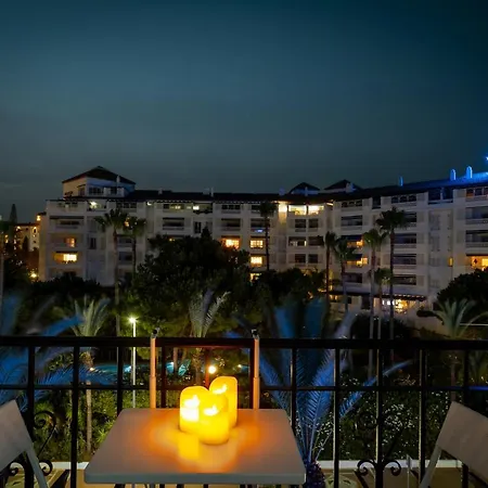 Banus - Puerto Banus, Playas Del Duque Beachside Residential, 2bd -2ba, Direct & P Banus Access, 35,000 M2 Gardens, 3 Pools 公寓 *