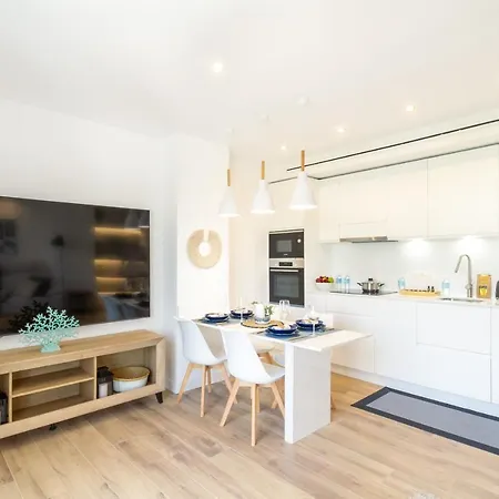 公寓 Banus - Puerto Banus, Playas Del Duque Beachside Residential, 2bd -2ba, Direct & P Banus Access, 35,000 M2 Gardens, 3 Pools *