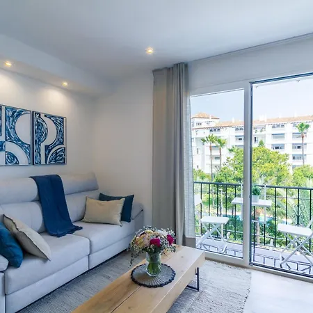 Lejlighed Banus - Puerto Banus, Playas Del Duque Beachside Residential, 2bd -2ba, Direct & P Banus Access, 35,000 M2 Gardens, 3 Pools- 2 Onsite Restaurants- Ideal For Families