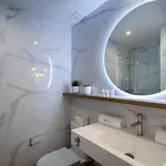 Banus - Puerto Banus, Playas Del Duque Beachside Residential, 2bd -2ba, Direct & P Banus Access, 35,000 M2 Gardens, 3 Pools *
