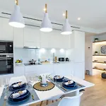 Banus - Puerto Banus, Playas Del Duque Beachside Residential, 2bd -2ba, Direct & P Banus Access, 35,000 M2 Gardens, 3 Pools * Marbella