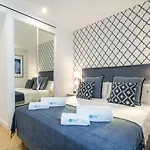 Banus - Puerto Banus, Playas Del Duque Beachside Residential, 2bd -2ba, Direct & P Banus Access, 35,000 M2 Gardens, 3 Pools Marbella
