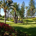 Banus - Puerto Banus, Playas Del Duque Beachside Residential, 2bd -2ba, Direct & P Banus Access, 35,000 M2 Gardens, 3 Pools Apartment