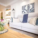 Banus - Puerto Banus, Playas Del Duque Beachside Residential, 2bd -2ba, Direct & P Banus Access, 35,000 M2 Gardens, 3 Pools * Marbella